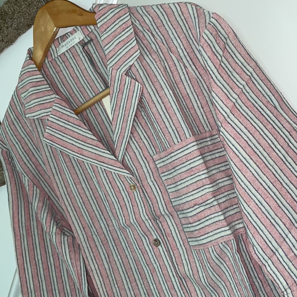 🆕 MODODOC • Button-Up Top - Picture 2 of 3